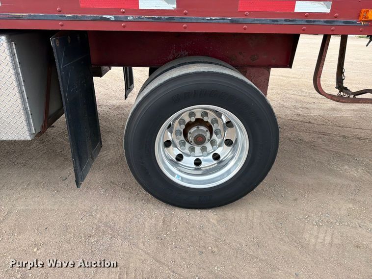 image for item FM7542 1995 Utility VS2RS refrigerated van trailer