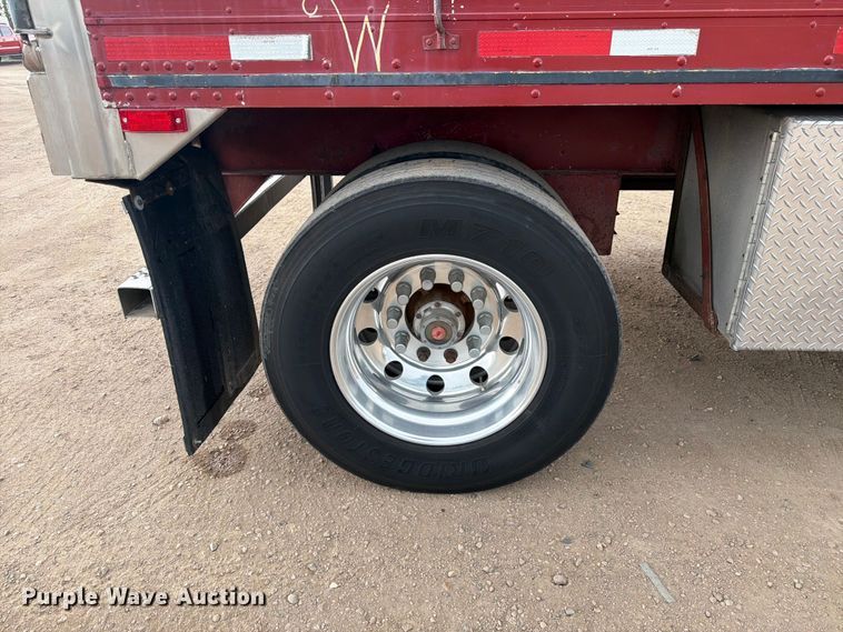 image for item FM7542 1995 Utility VS2RS refrigerated van trailer