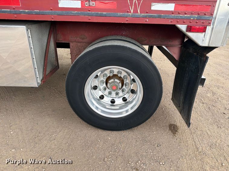 image for item FM7542 1995 Utility VS2RS refrigerated van trailer