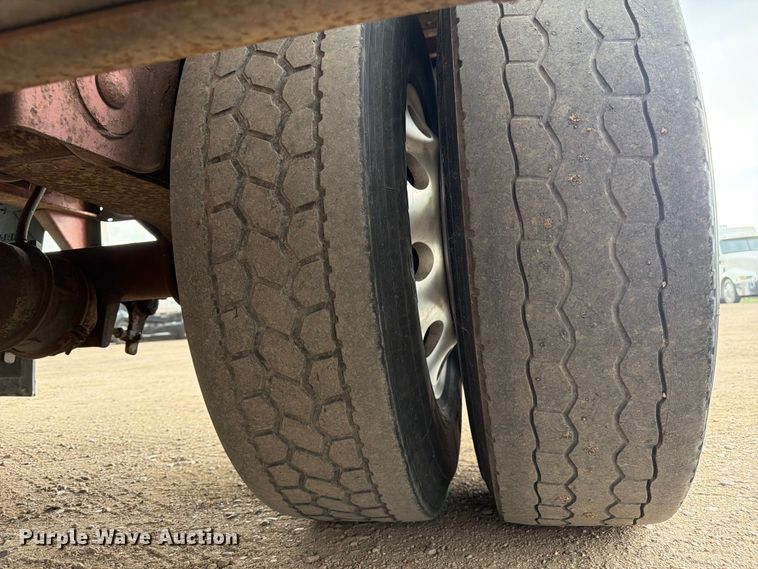 image for item FM7542 1995 Utility VS2RS refrigerated van trailer