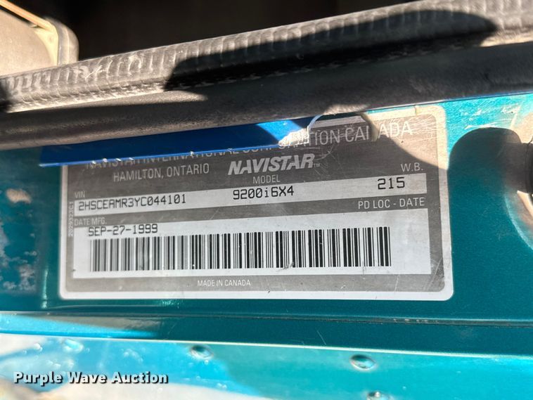 image for item NA9512 2000 International 9200i semi truck
