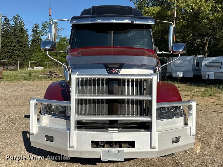 image for item ND9481 2020 Western Star W5700X semi truck