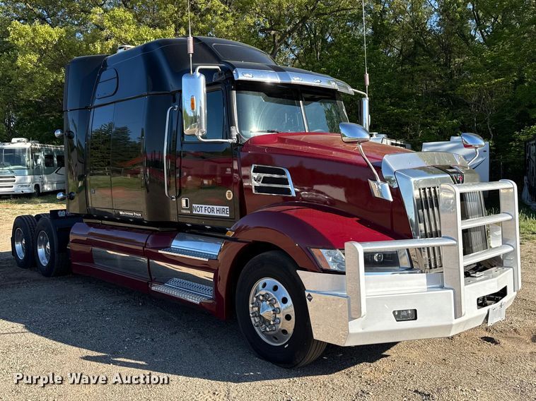 image for item ND9481 2020 Western Star W5700X semi truck