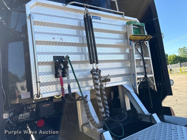 image for item ND9481 2020 Western Star W5700X semi truck