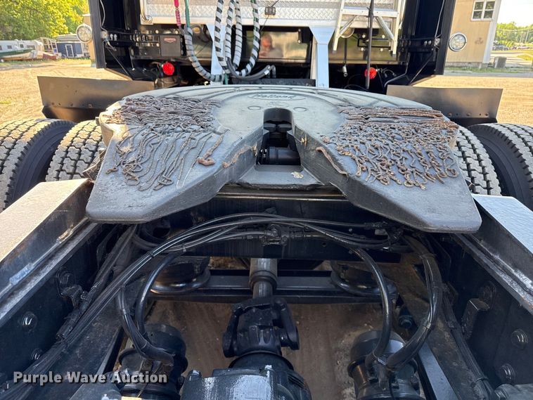 image for item ND9481 2020 Western Star W5700X semi truck