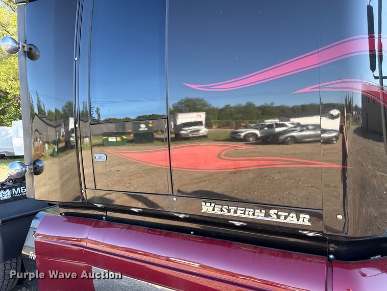 image for item ND9481 2020 Western Star W5700X semi truck