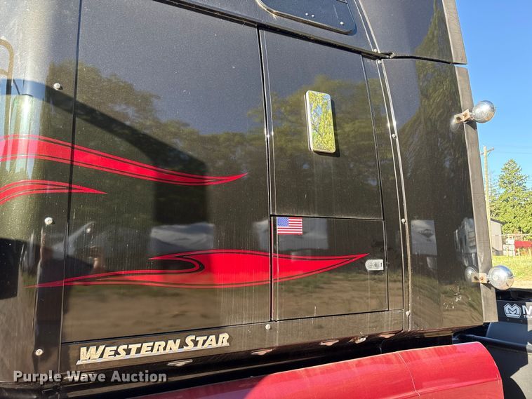 image for item ND9481 2020 Western Star W5700X semi truck