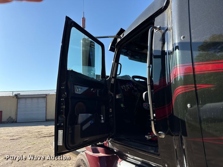 image for item ND9481 2020 Western Star W5700X semi truck