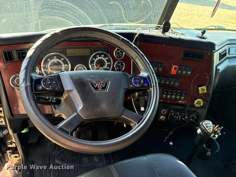 image for item ND9481 2020 Western Star W5700X semi truck
