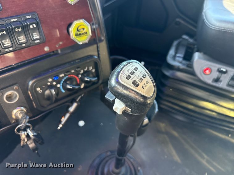 image for item ND9481 2020 Western Star W5700X semi truck