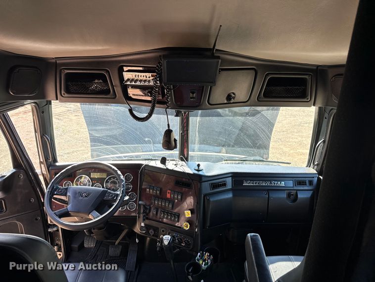 image for item ND9481 2020 Western Star W5700X semi truck