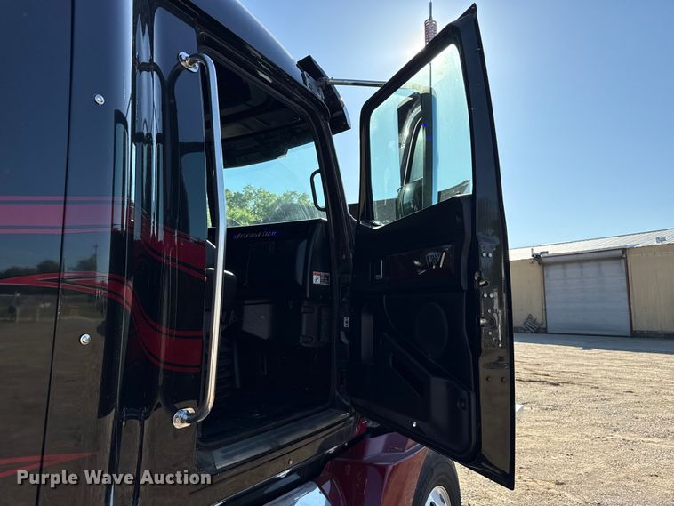 image for item ND9481 2020 Western Star W5700X semi truck