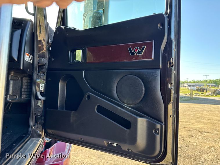 image for item ND9481 2020 Western Star W5700X semi truck