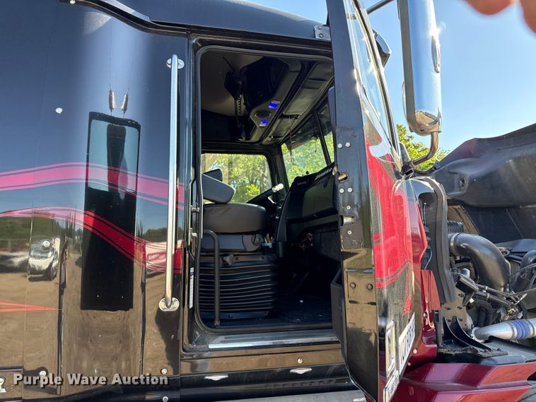 image for item ND9481 2020 Western Star W5700X semi truck