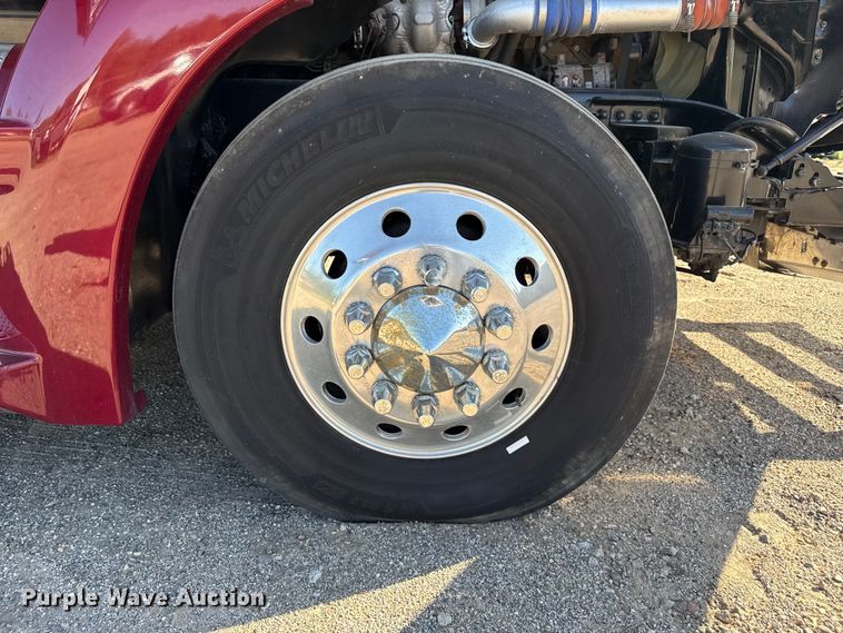 image for item ND9481 2020 Western Star W5700X semi truck