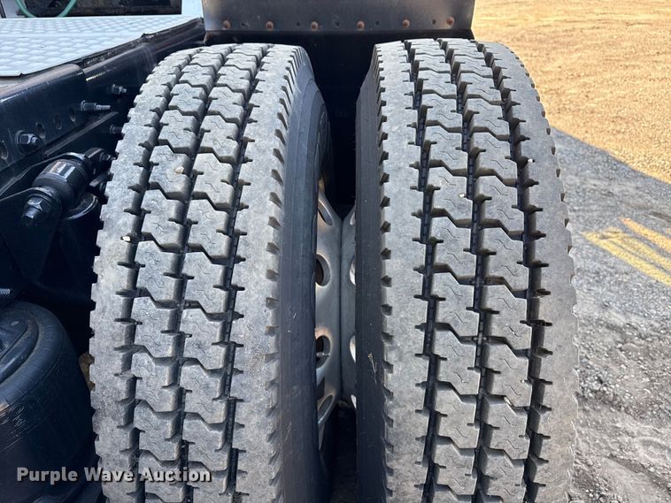image for item ND9481 2020 Western Star W5700X semi truck