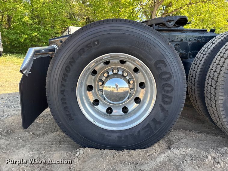 image for item ND9481 2020 Western Star W5700X semi truck