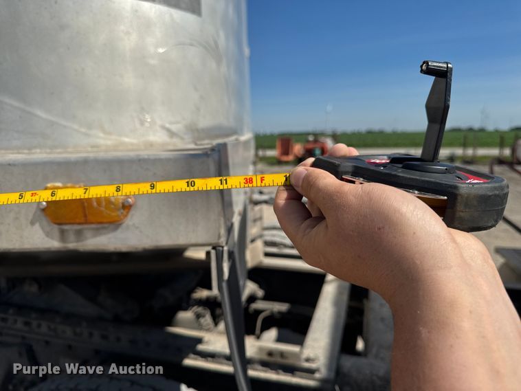 image for item OE9601 1990 Ravens end dump trailer