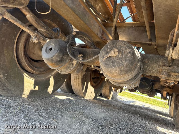 image for item OE9603 1989 Galbreath container trailer