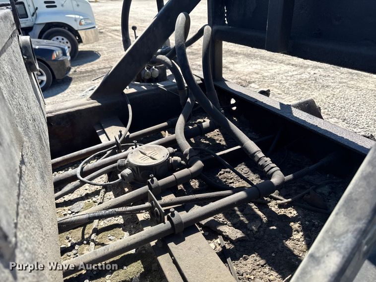 image for item OE9603 1989 Galbreath container trailer