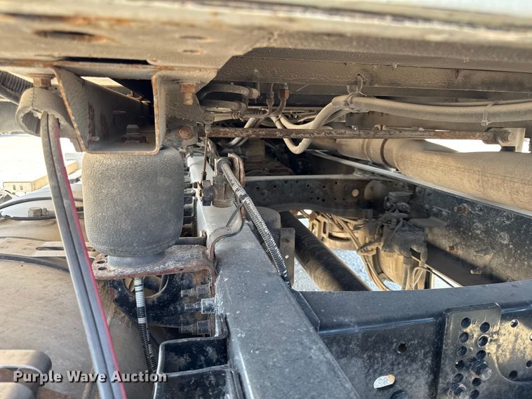 image for item OE9604 2015 Mack CXU semi truck