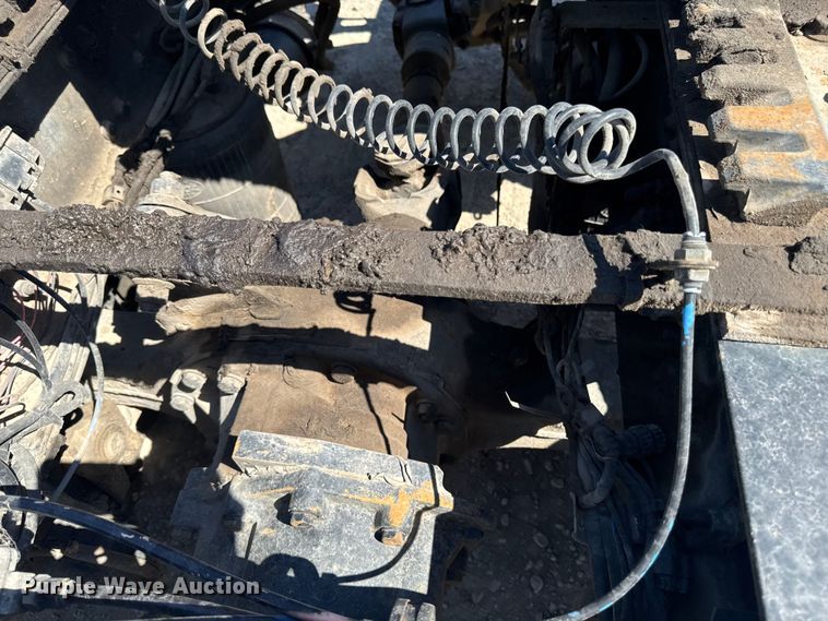 image for item OE9604 2015 Mack CXU semi truck
