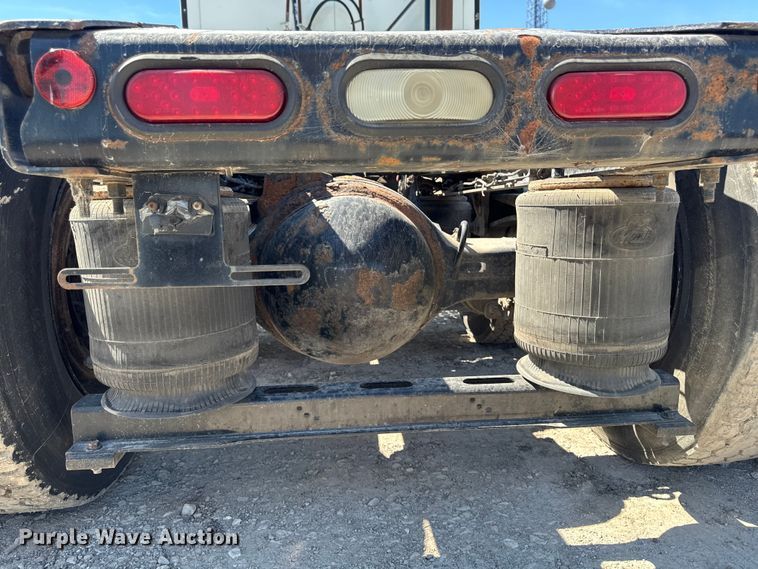 image for item OE9604 2015 Mack CXU semi truck