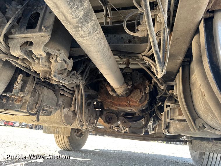 image for item OE9604 2015 Mack CXU semi truck