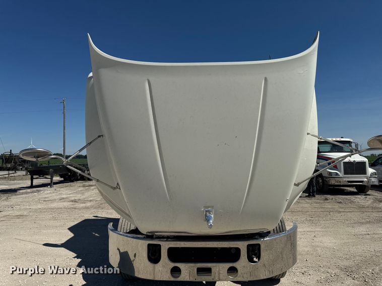 image for item OE9604 2015 Mack CXU semi truck