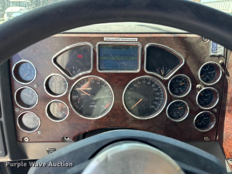 image for item OE9604 2015 Mack CXU semi truck