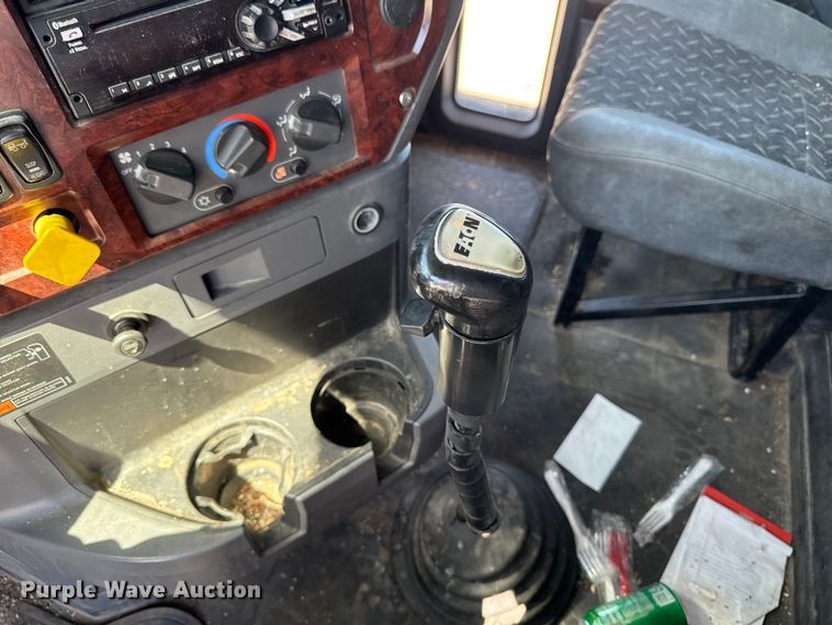image for item OE9604 2015 Mack CXU semi truck