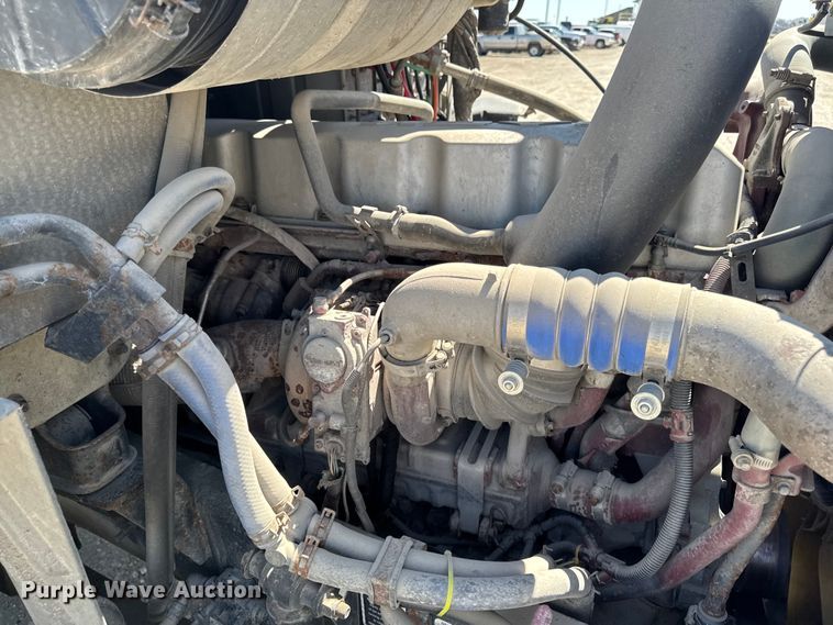 image for item OE9604 2015 Mack CXU semi truck