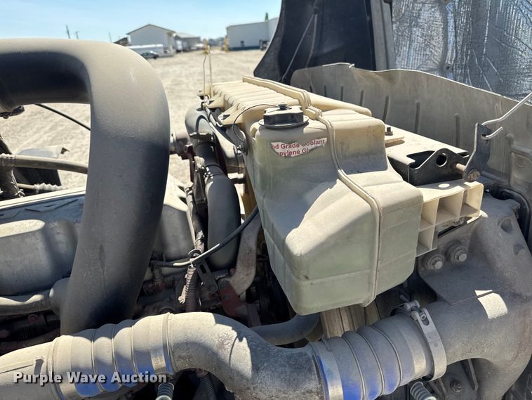 image for item OE9604 2015 Mack CXU semi truck