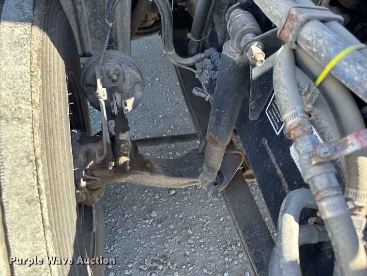 image for item OE9604 2015 Mack CXU semi truck