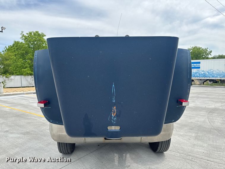 image for item OE9613 1999 Peterbilt 330 flatbed truck