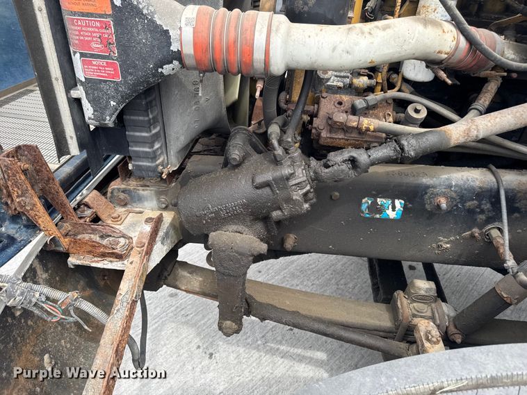 image for item OE9613 1999 Peterbilt 330 flatbed truck