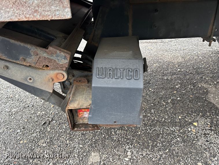 image for item YA1512 2015 Freightliner Business Class M2 box truck