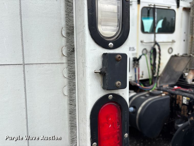 image for item YA1512 2015 Freightliner Business Class M2 box truck