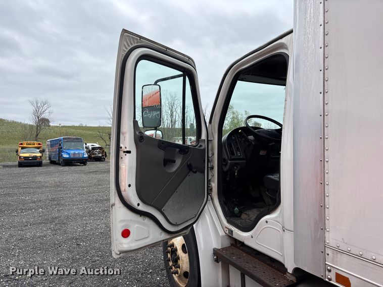image for item YA1512 2015 Freightliner Business Class M2 box truck