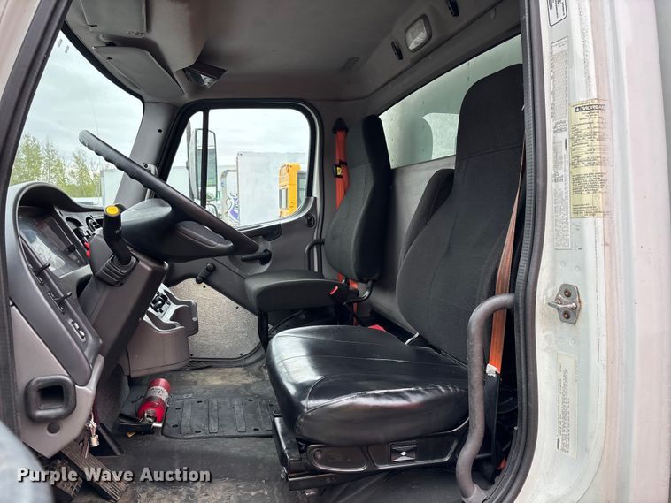 image for item YA1512 2015 Freightliner Business Class M2 box truck
