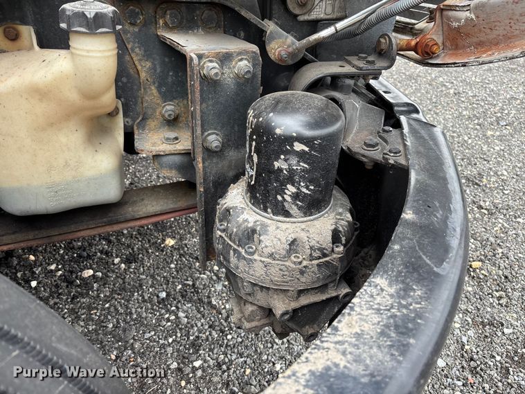 image for item YA1512 2015 Freightliner Business Class M2 box truck