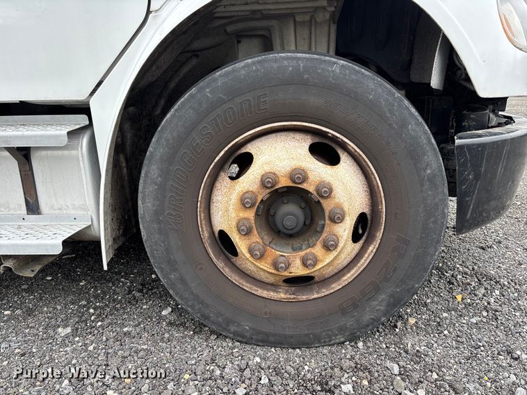 image for item YA1512 2015 Freightliner Business Class M2 box truck