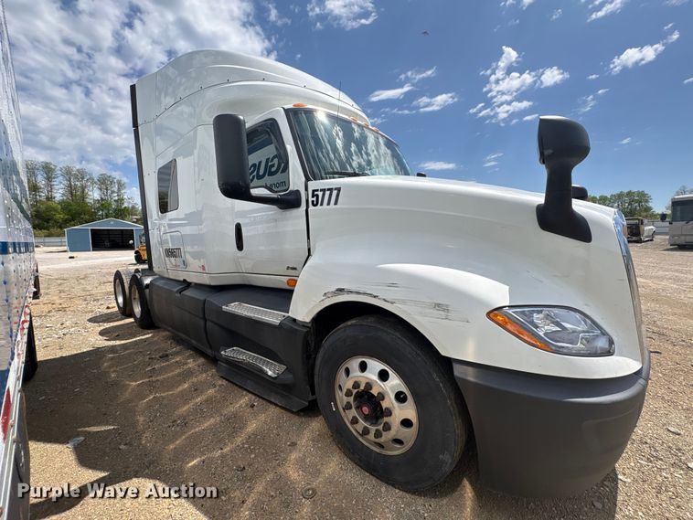 image for item YA2430 2019 International LT625 semi truck