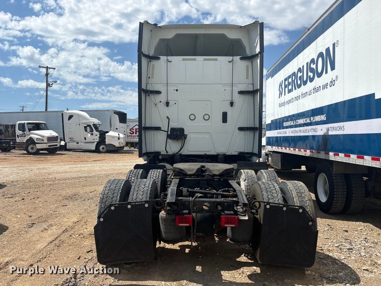 image for item YA2430 2019 International LT625 semi truck