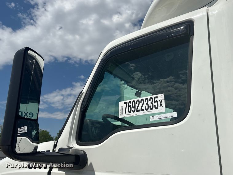 image for item YA2430 2019 International LT625 semi truck