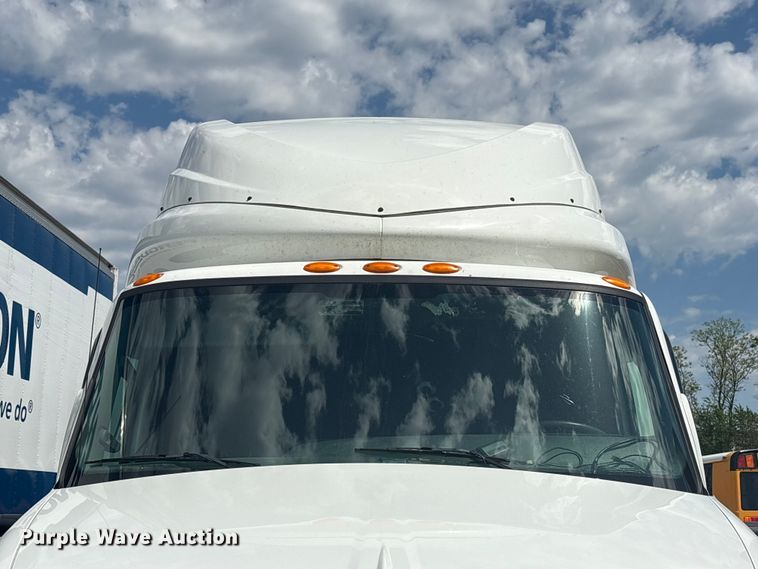 image for item YA2430 2019 International LT625 semi truck