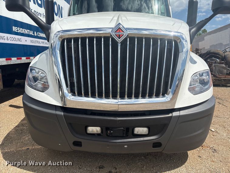 image for item YA2430 2019 International LT625 semi truck