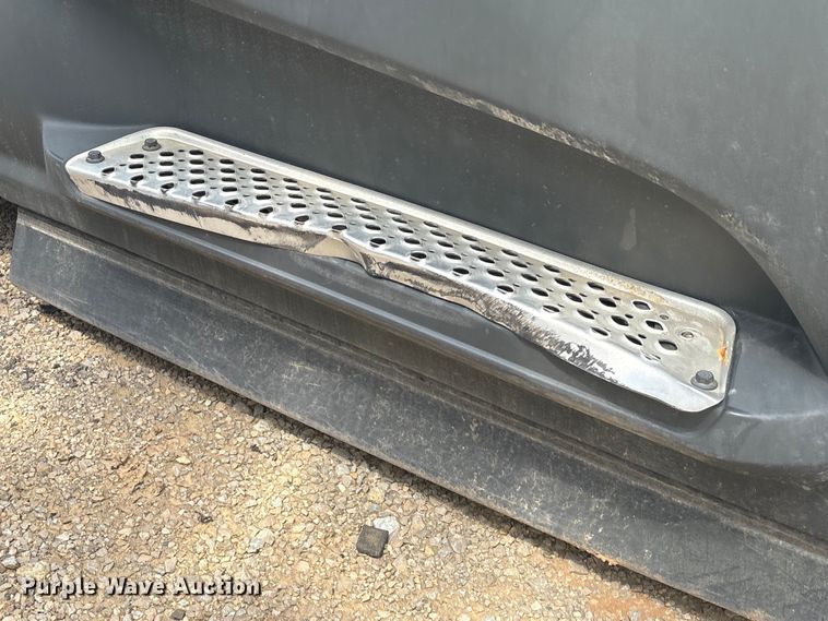 image for item YA2430 2019 International LT625 semi truck