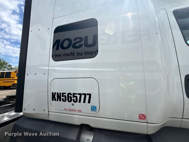 image for item YA2430 2019 International LT625 semi truck
