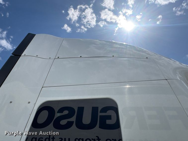 image for item YA2430 2019 International LT625 semi truck
